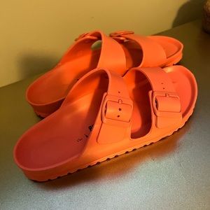 NIB Birkenstock hot pink size 9 slides!